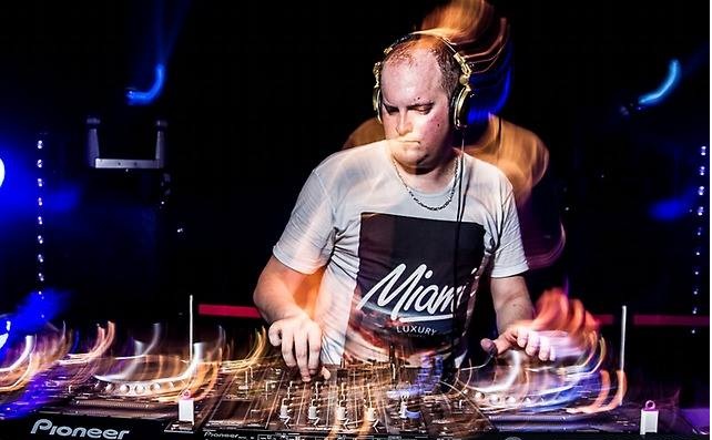 Jeremy Chris en plein mix